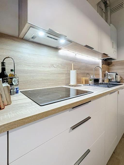Nouveau - Appartement 100M2 Avec Terrasse A 1 Min De La Place De La Comedie مونبيلييه المظهر الخارجي الصورة
