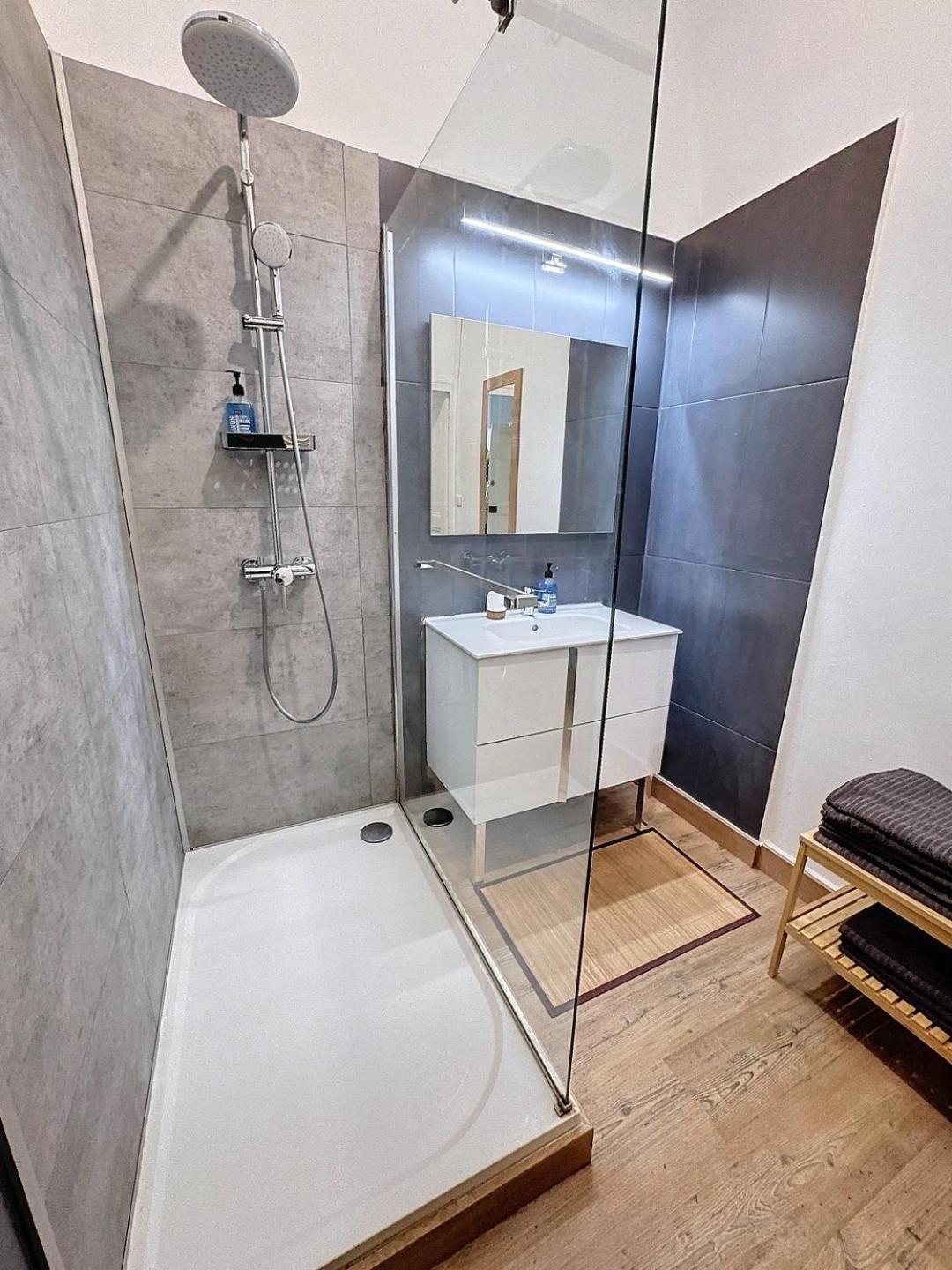 Nouveau - Appartement 100M2 Avec Terrasse A 1 Min De La Place De La Comedie مونبيلييه المظهر الخارجي الصورة